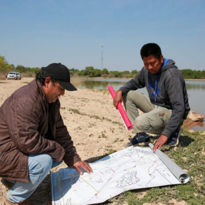 Dante mapeando cerca del río Dante mapeando cerca del río